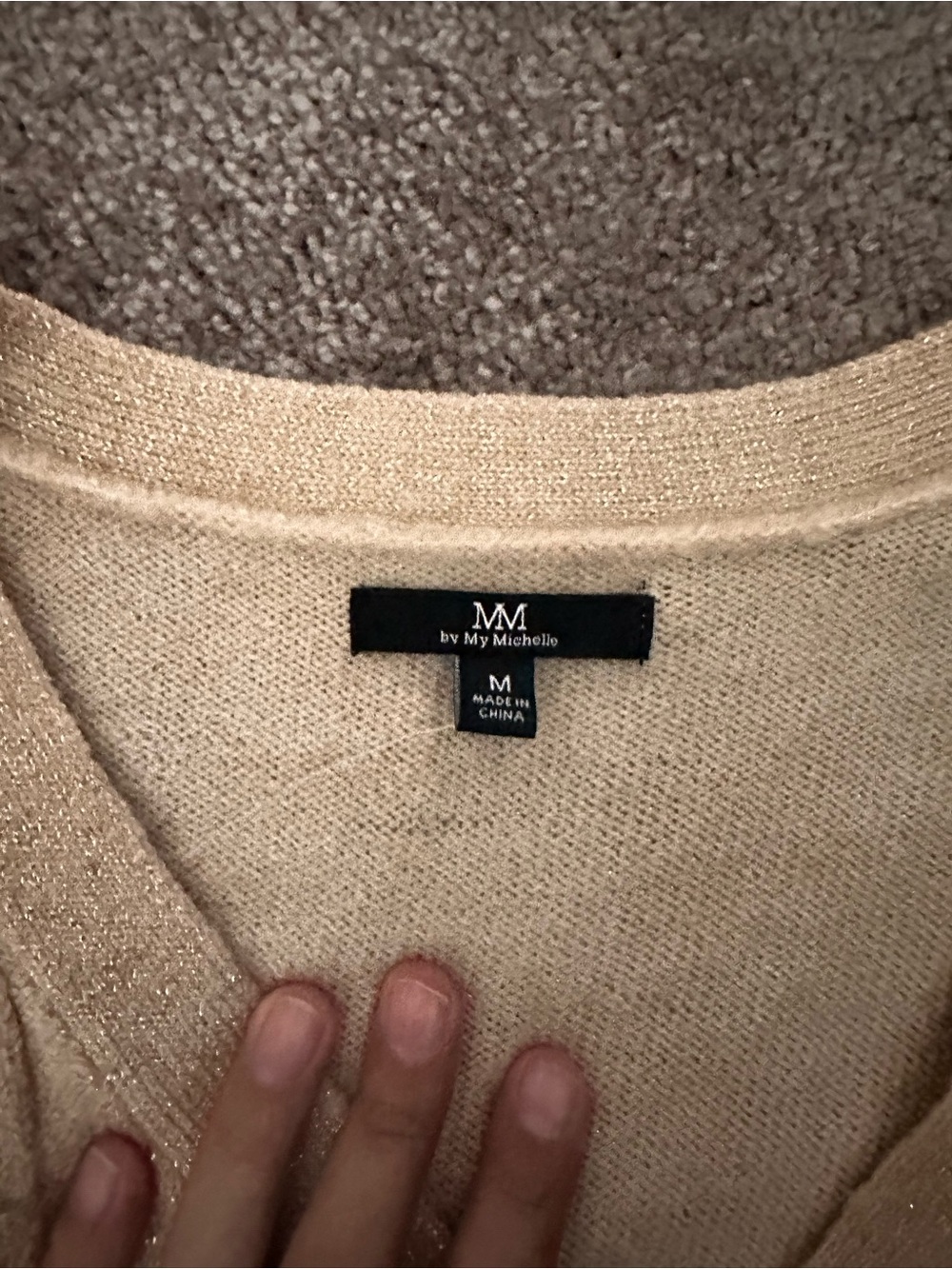 My Michelle Beige V-Neck Cable Sweater Size Medium 0482 - Picture 2 of 2